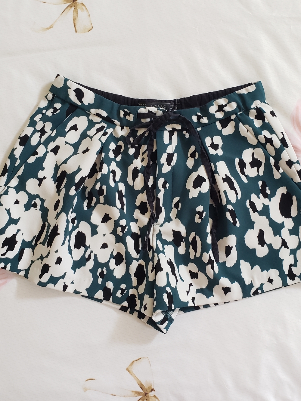 Zara Trafaluc green w/ White & Black Abstract animal print shorts
